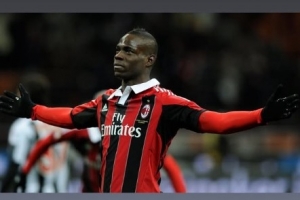 莱奥祝贺巴洛特利35岁生日：祝贺你，偶像❤️