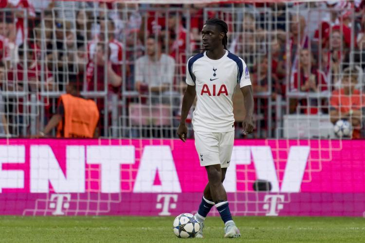 官方网站-记者：比苏马本想留在英格兰拿护照，但加拉塔萨雷的高薪打动了他