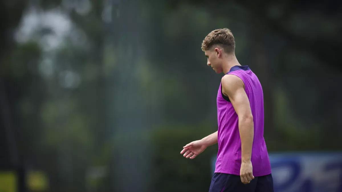 官方网站-每体：切尔西5000万欧正式报价费尔明，巴萨清楚这笔钱的重要性