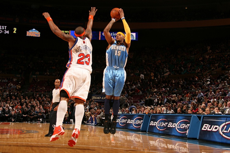 APP下载-名人堂入选标准探讨：安东尼、霍华德及梦八队的资格审视