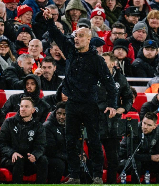 开云棋牌(中国）-瓜帅跌倒塔帅吃饱！哈兰德梦游0射正，曼城2-2森林冠军渐行渐远